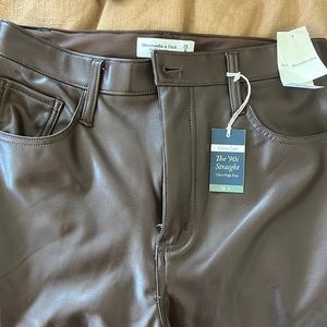 Abercrombie & Fitch Ultra High Rise 90s Straight